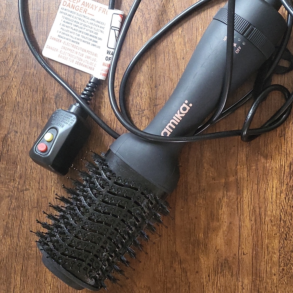 Amika Blow Dry Brush